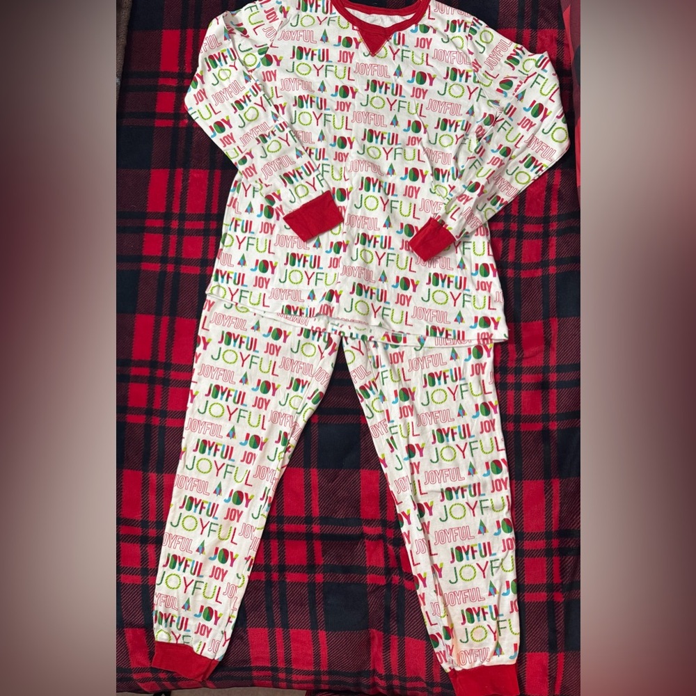 Wondershop Joyful Print Women’s Pajama Set - Red and Green
